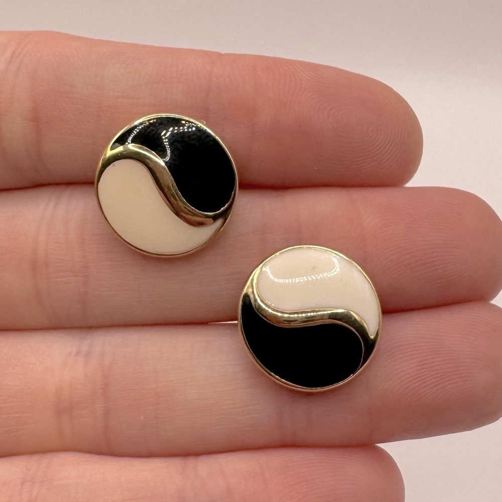 AVON Vintage Round Gold-Tone Enamel Wave Earrings